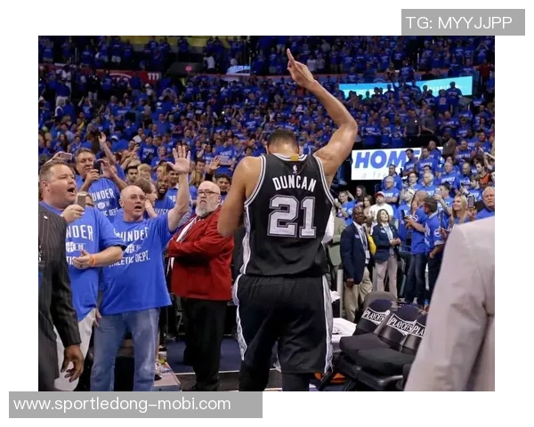 巴特勒盛赞库里：将球交给他后果然奇迹频现